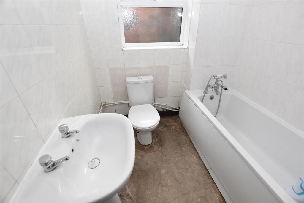 Bathroom.JPG