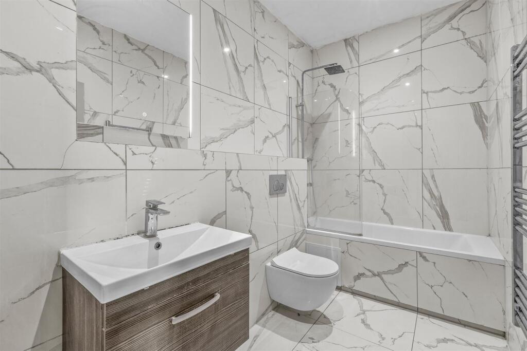 Flat 41 Cube House, HP22 5TB-3.jpg