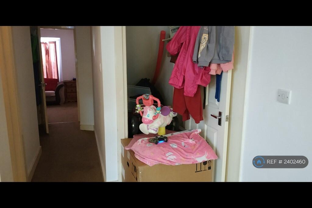 Storage /Hall