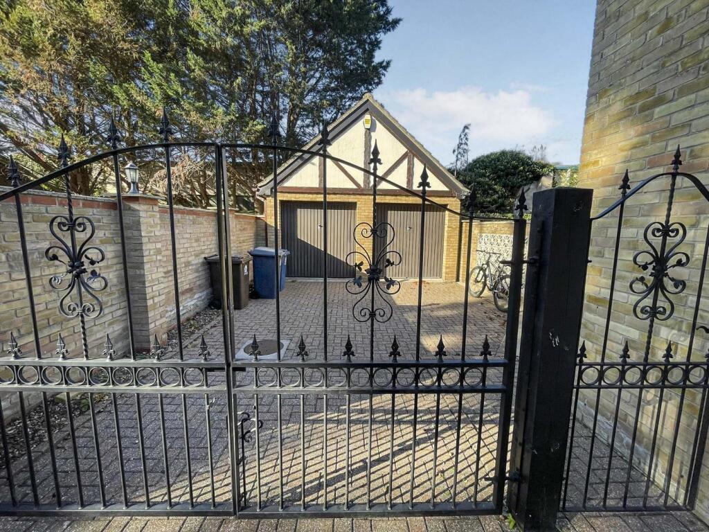 tlc_475a1515-8c1d-4c22-98e5-583befd6d87e_be4b181.j