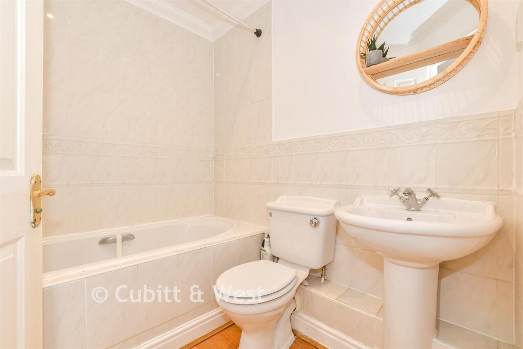 En-Suite Bathroom
