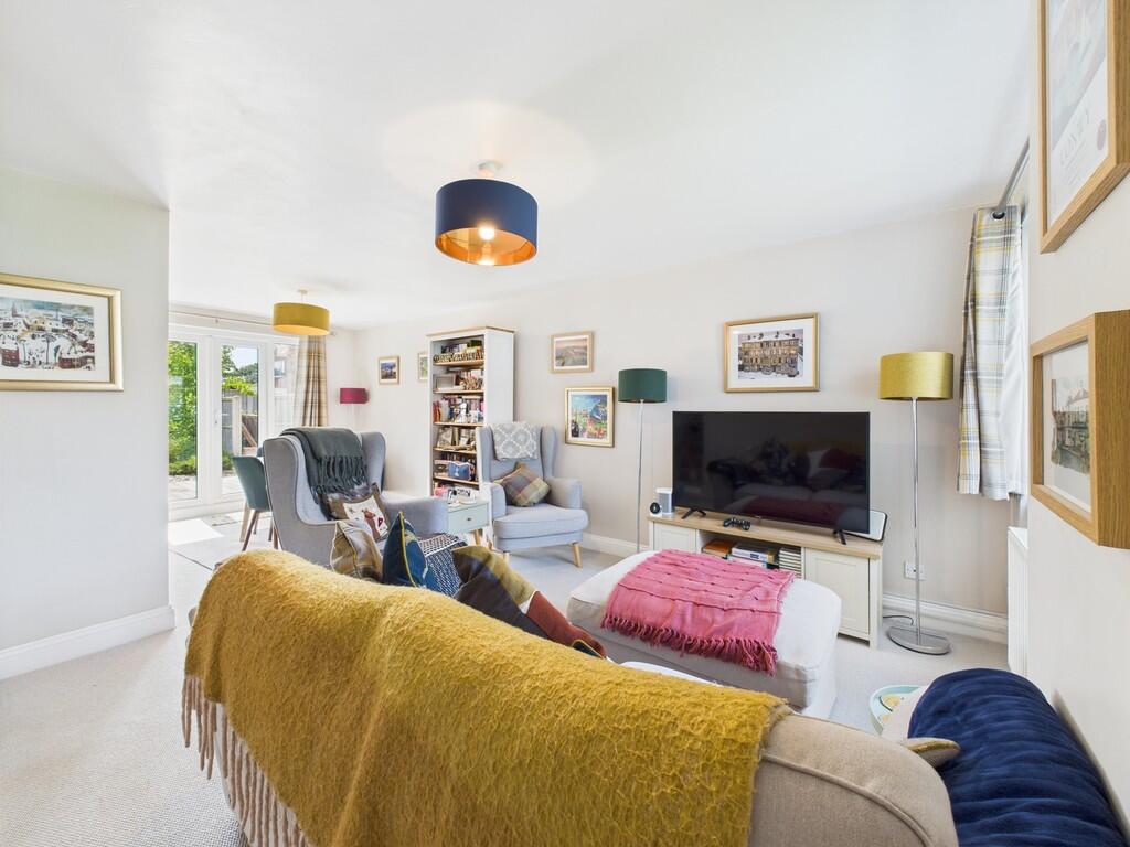 CAM02854G0-PR0393...