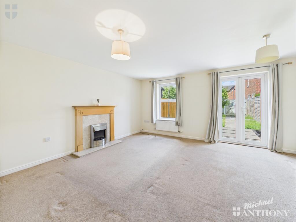 CAM03852G0-PR0293-STILL003