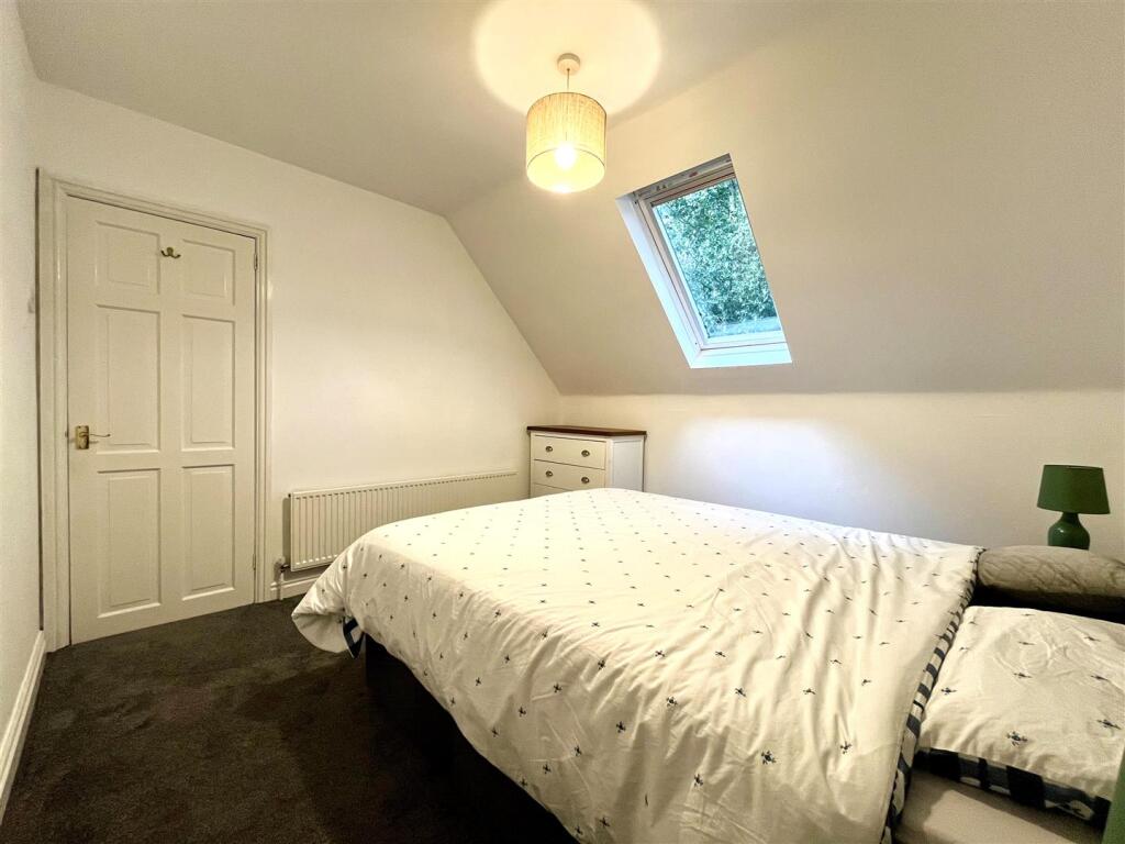 Bedroom Aspect 3