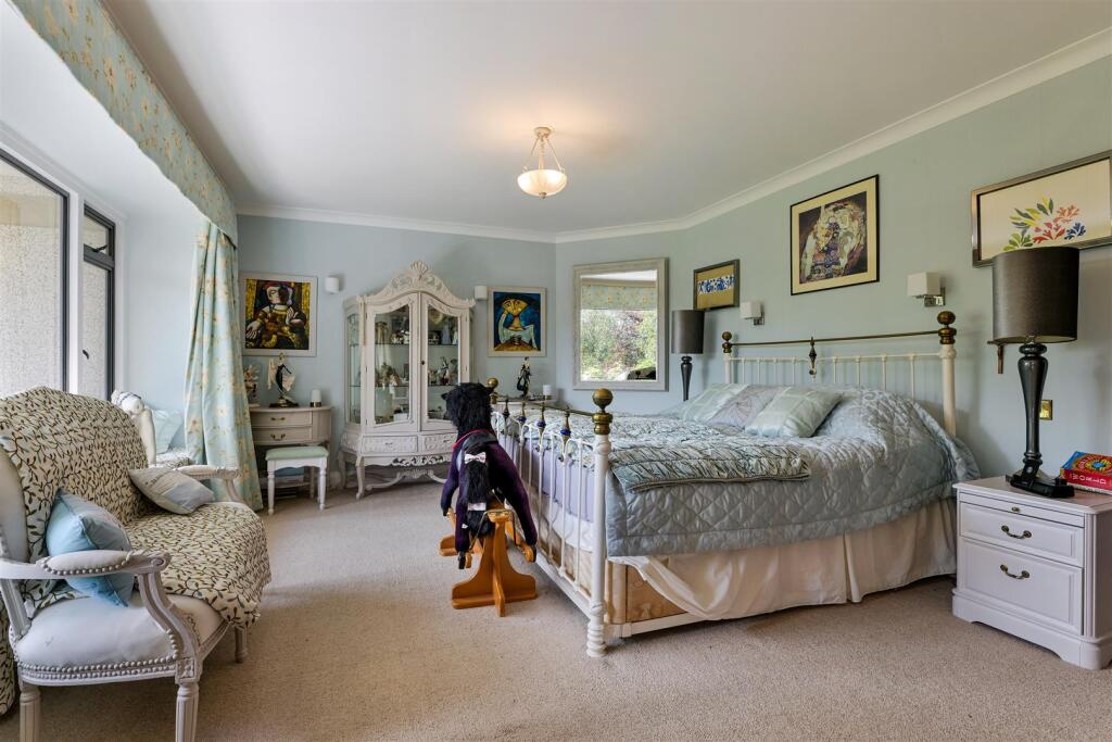 FAR END (INTERNALS) (23).jpg