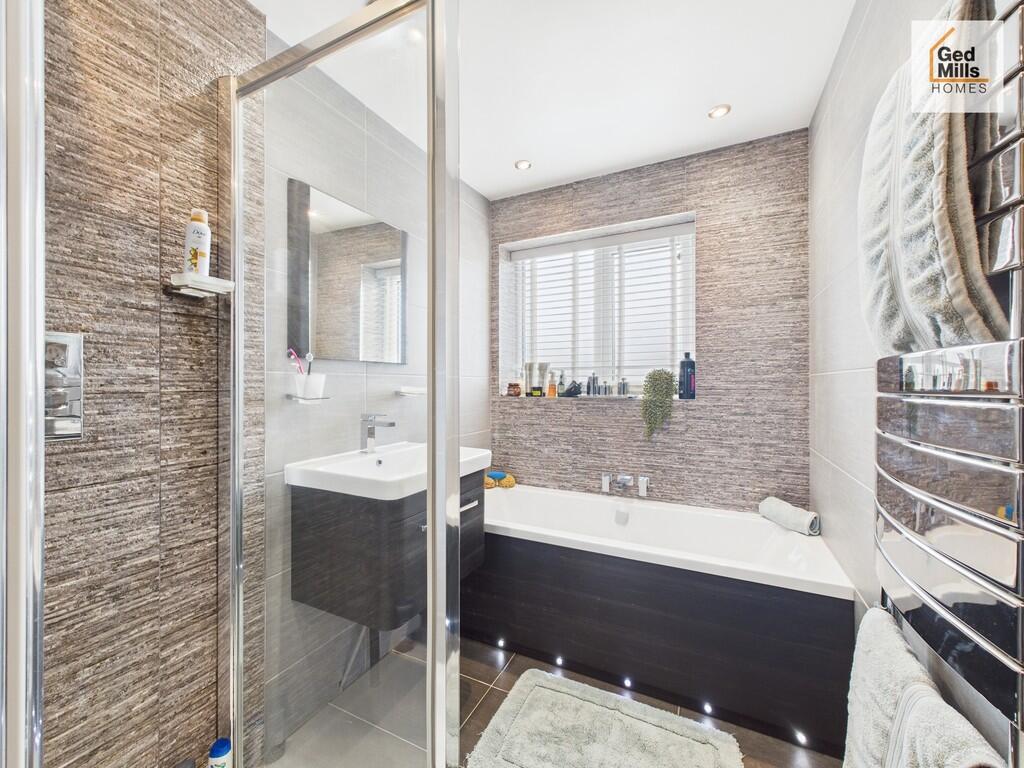 CAM04261G0-PR0108...