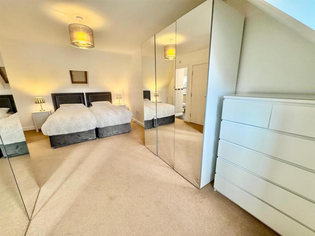 PHOTO-2025-02-05-21-04-52 (2).jpg