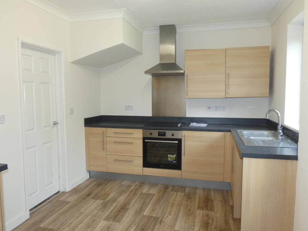 Pic 2 Kitchen (9).JPG