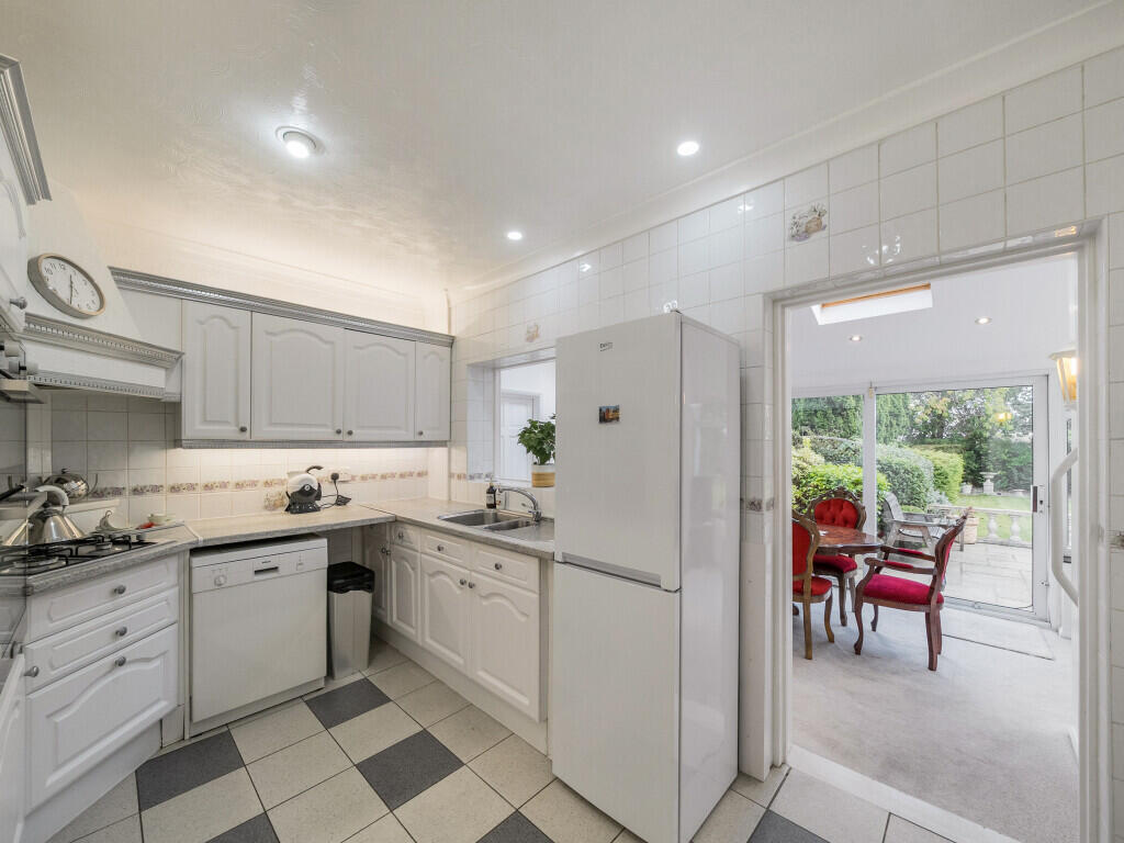 1369972-23-68fb69...