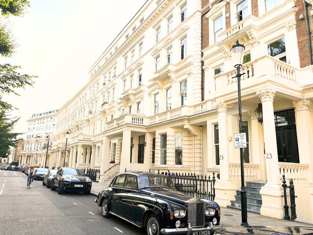 Earl's Court Square, London, SW5