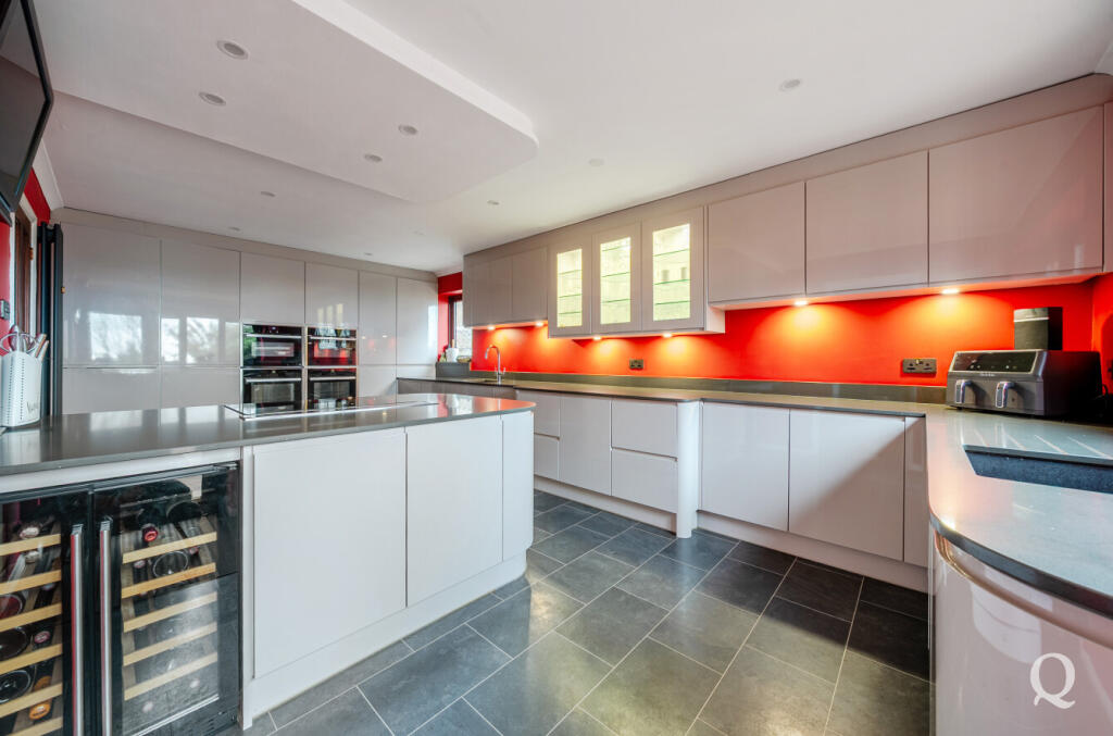 fceac5b8-b9de-499...