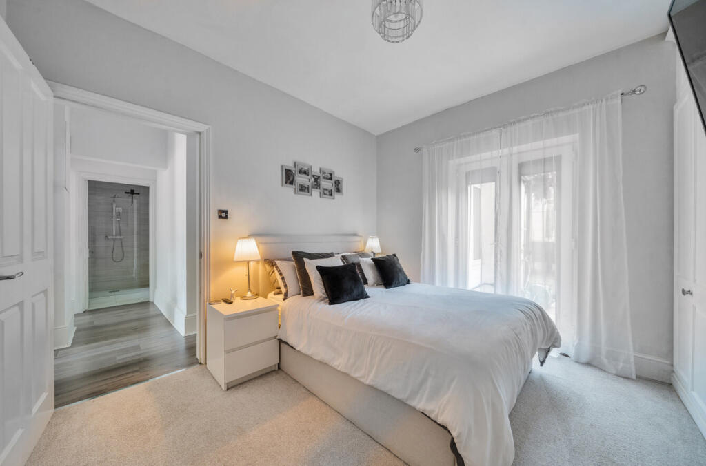 1309838-19-685d13...