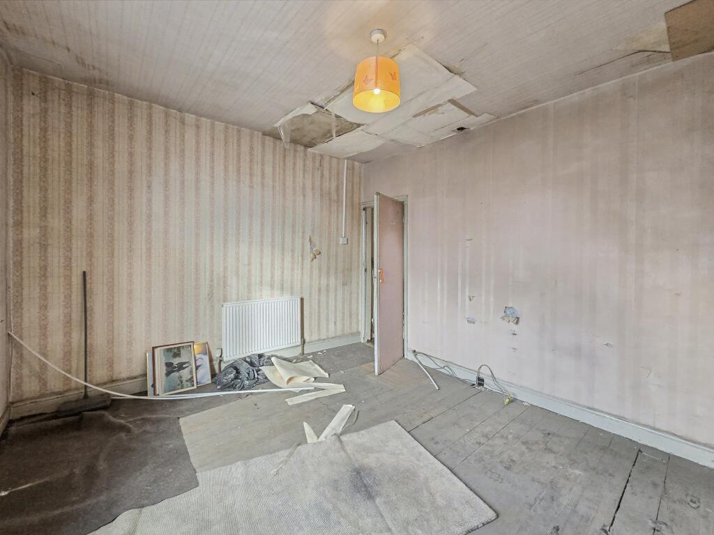 20251212052439 20251211 115738 VLNb7 T202512121139.jpg