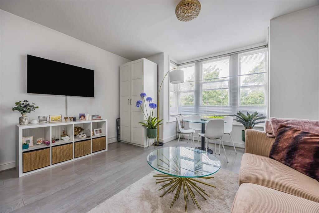 Flat 7, 12 Hampshire Terrace, Southsea-Small-Porti