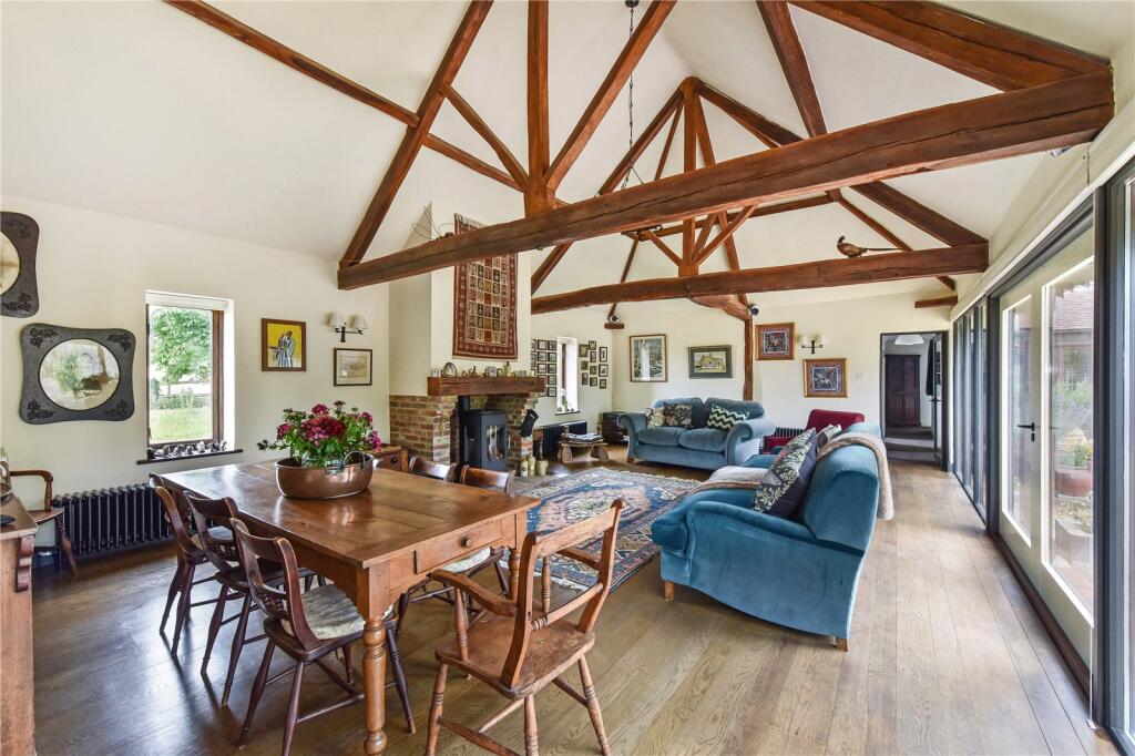 Sitting/Dining Room