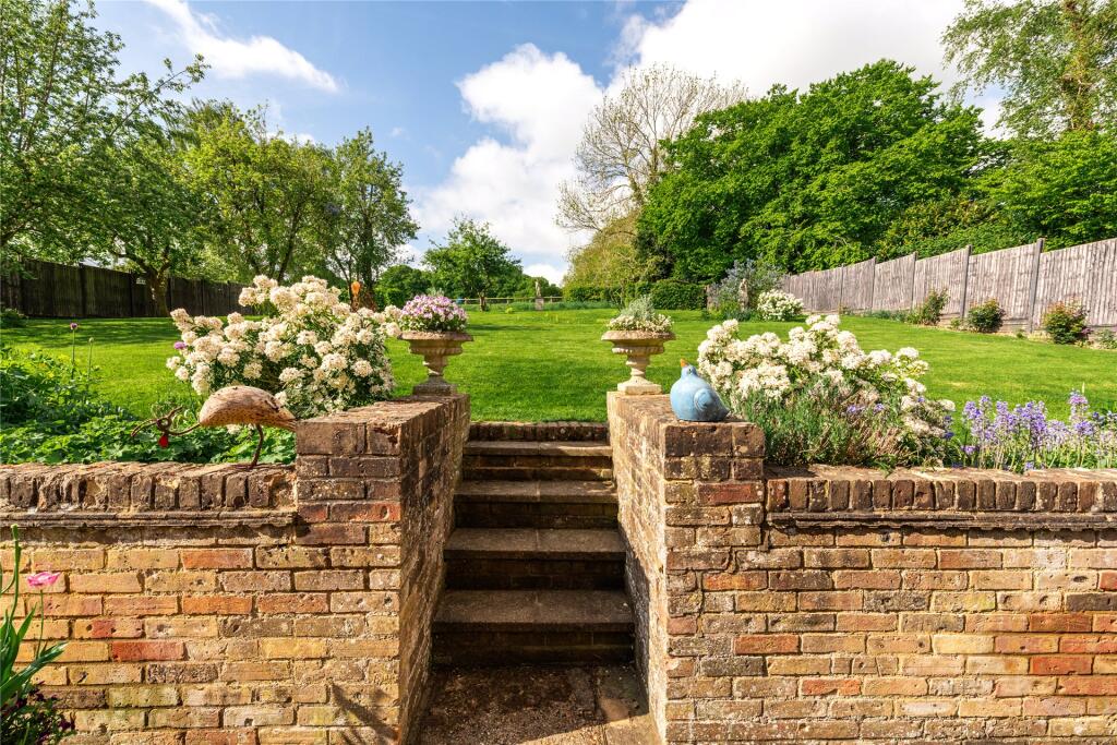 Steps To Rear Garden