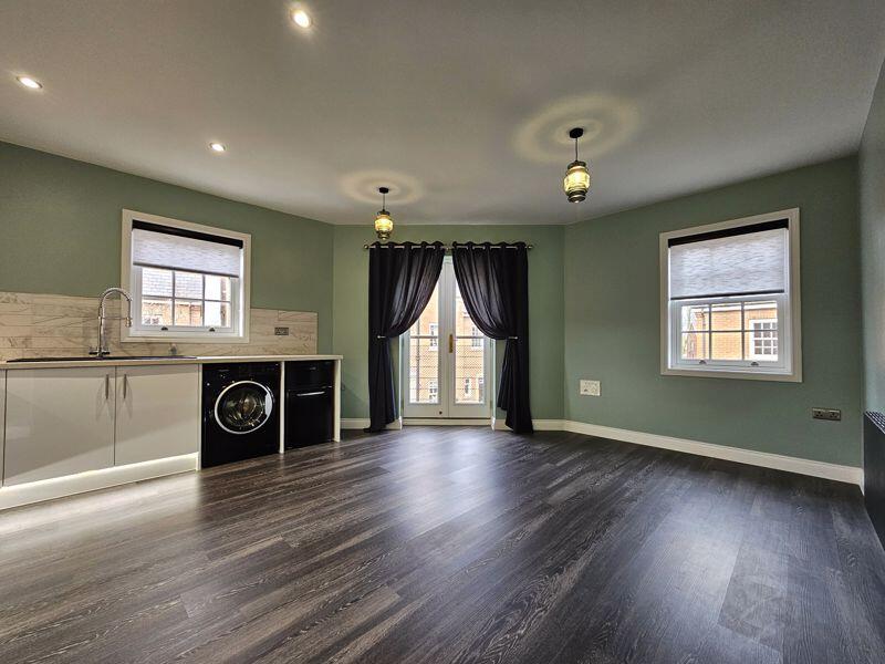 Lounge &amp; Kitchen