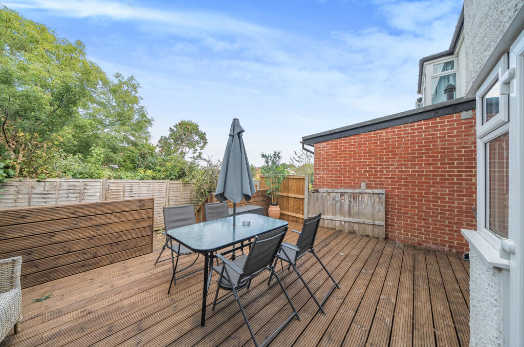 1346404-3-68b0b89...