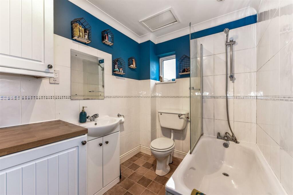 Bathroom.jpg