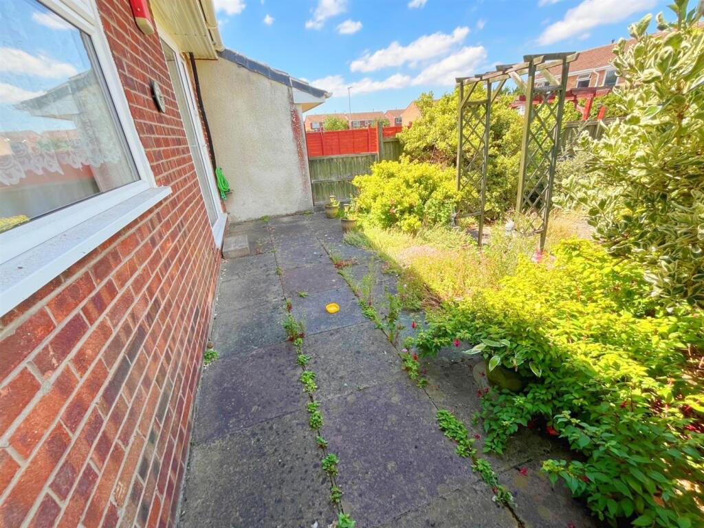 Patio to rear.jpg