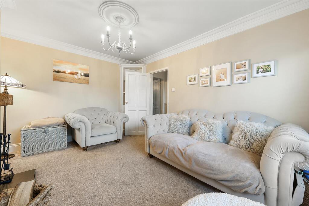 Living Room.3.jpg