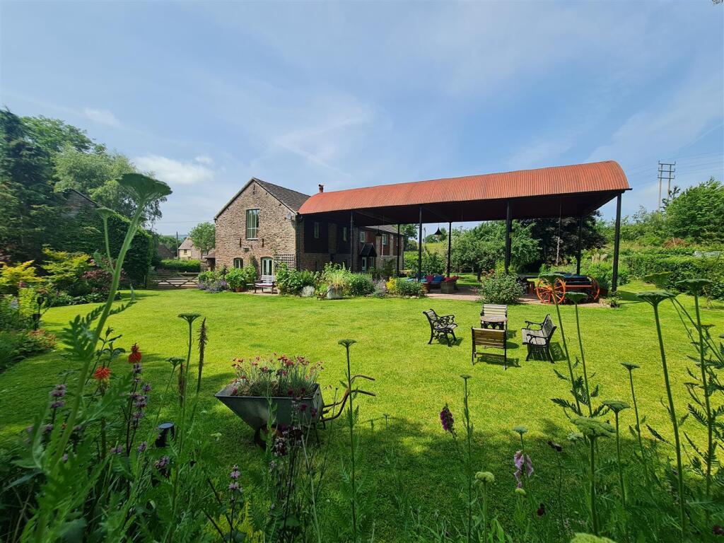House, party barn and rear garden.jpg