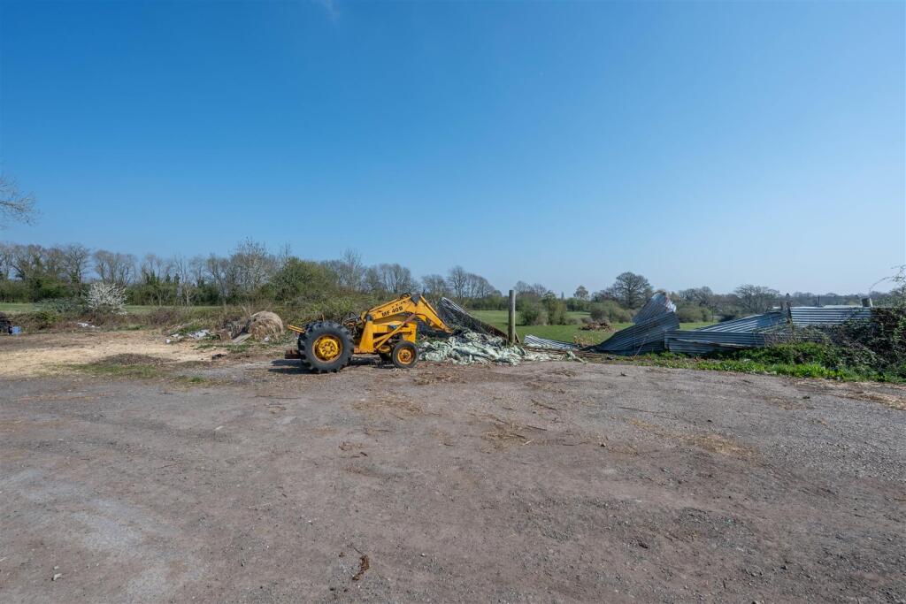 Yard (LOT C)