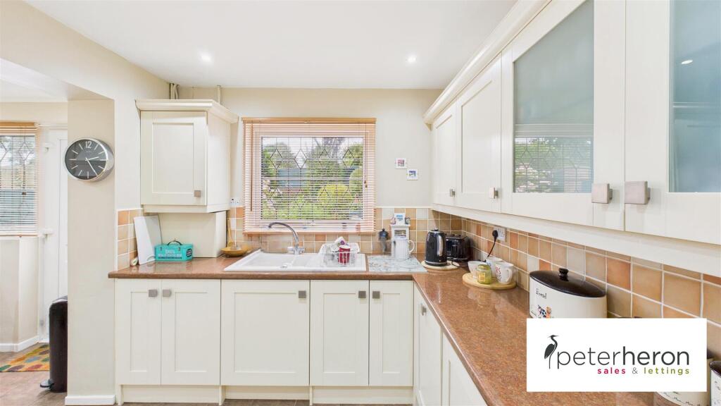 Breakfasting Kitchen