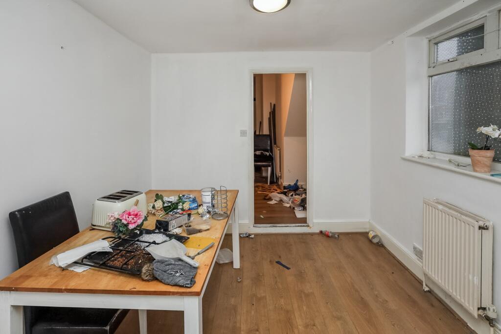 69 Town Road London, N9 0SJ