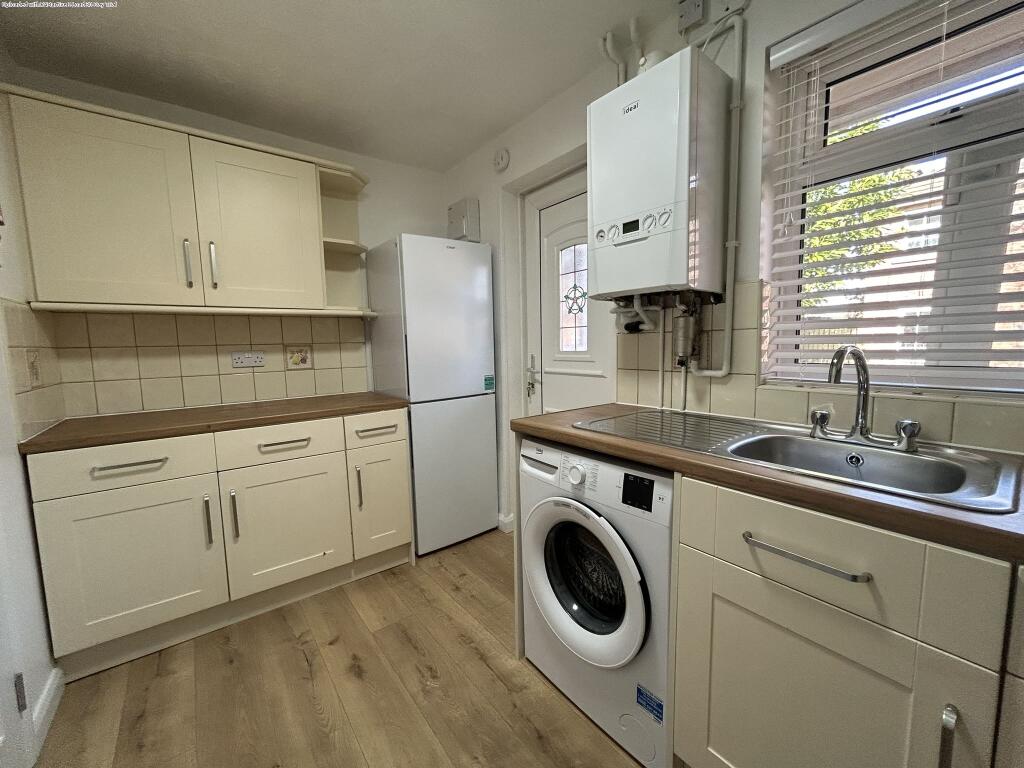 KITCHEN-1.JPEG