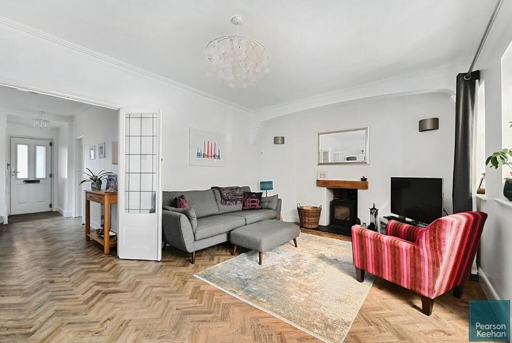 26 Norman Cresent BN43 (30).jpg