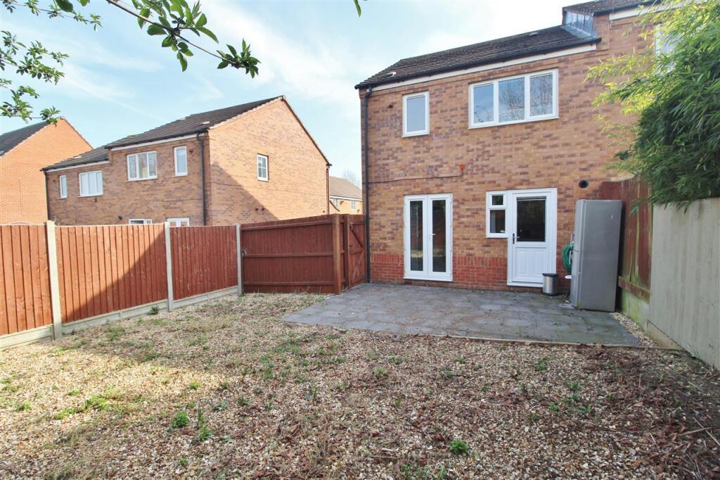 REAR GARDEN -