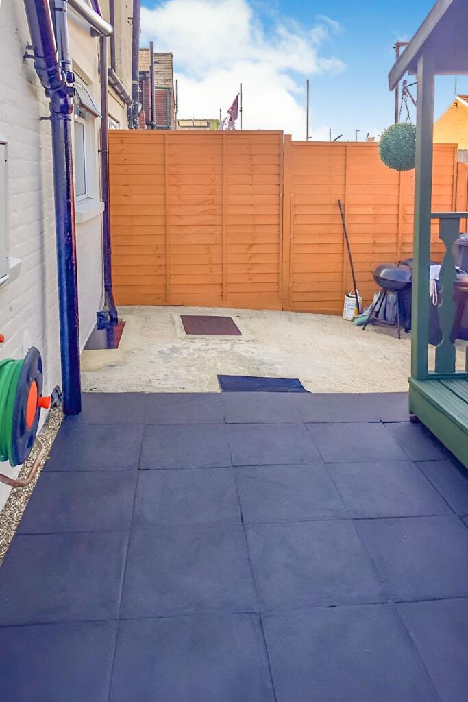 Garden &amp; Parking