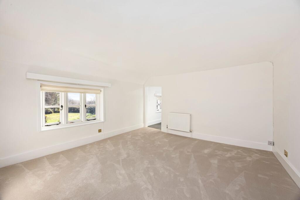 Guest bedroom suite