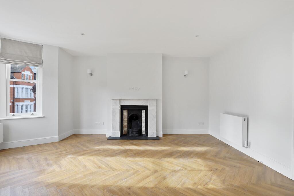 3 LOUNGE ANGLE 2.JPG