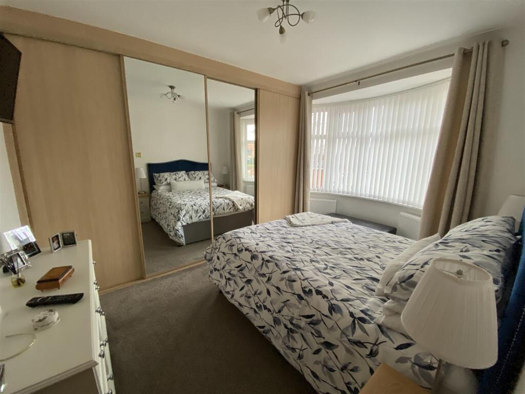 Bedroom no.1 front double: