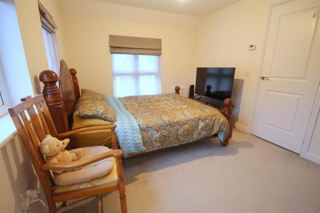 PW Bedroom 1iii.JPG