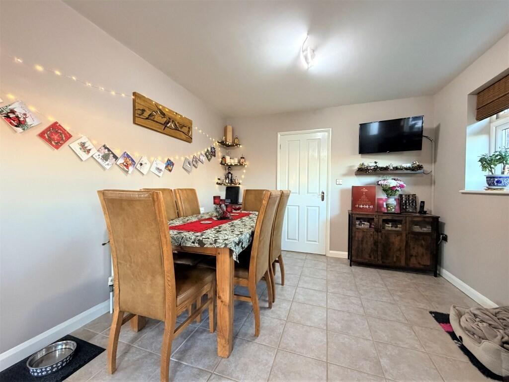 KITCHEN AND DININ...