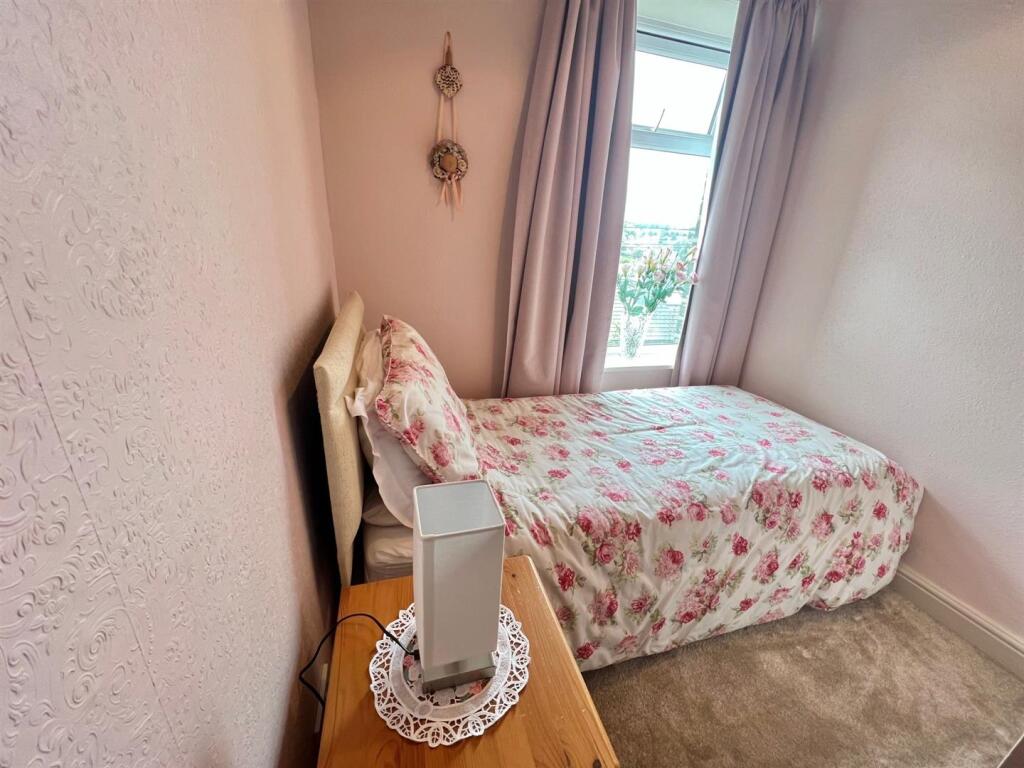 Bramleys Estate Agents - Cliffe End Road - Quarmby