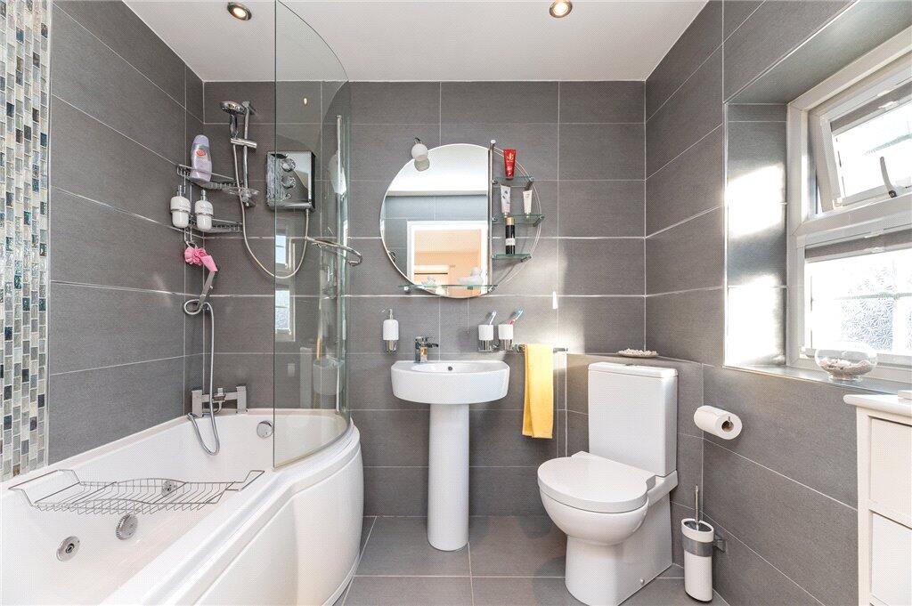 Master En-Suite