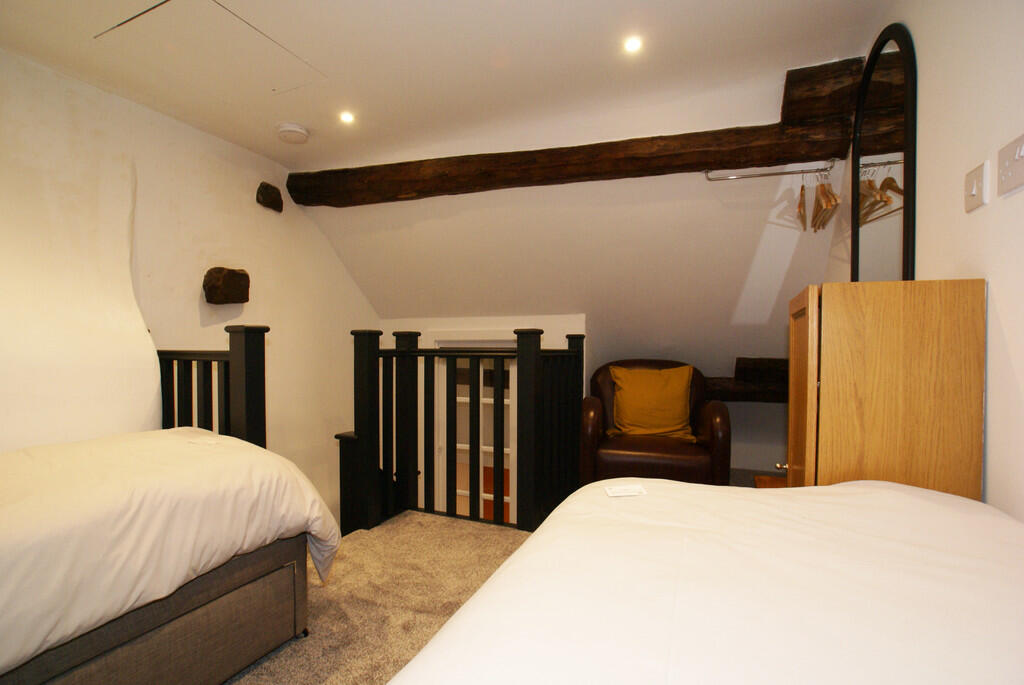 manor h cott bed2...