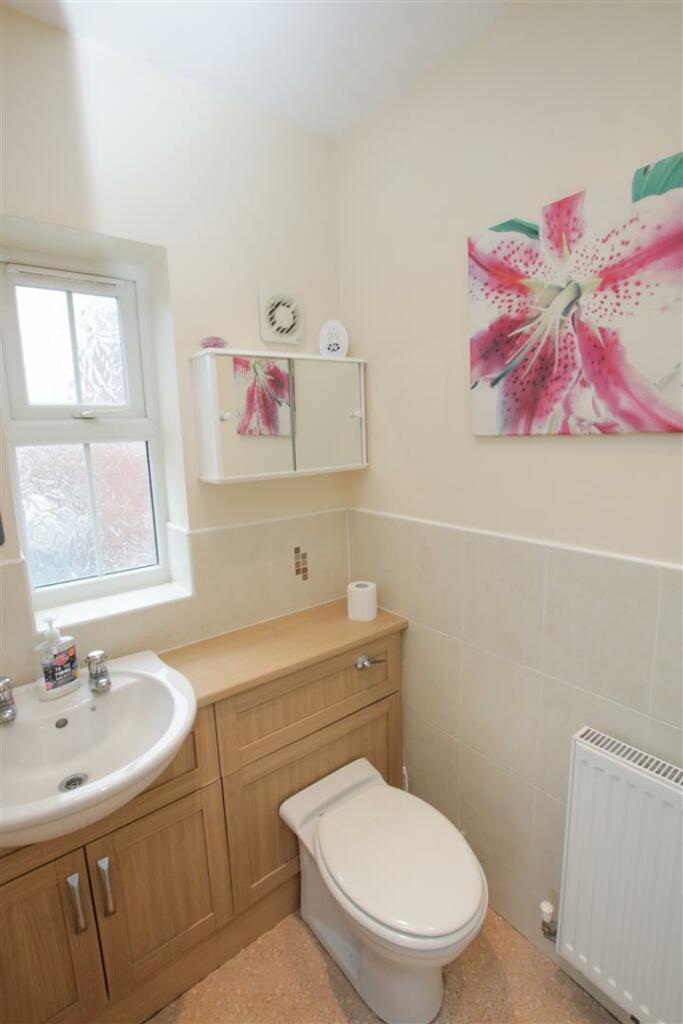 EN SUITE SHOWER ROOM