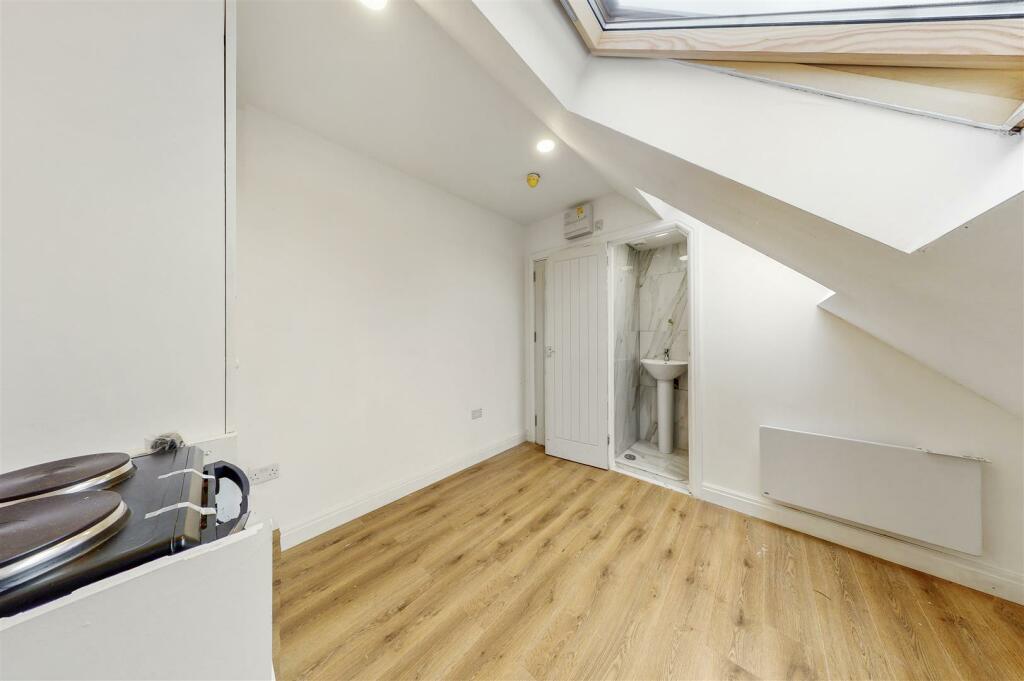 Bedroom 3.jpg