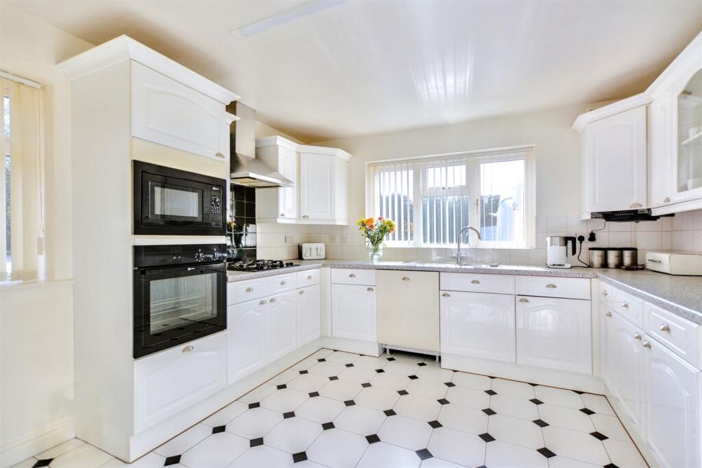 Kitchen Diner_1.jpeg