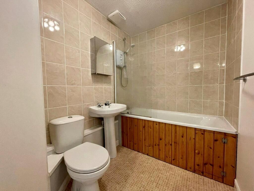 Edgeworth Close, Abbeymead, Gloucester, Gloucestershire, GL4