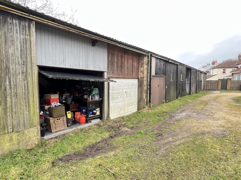 6 - Garage for Auction, St George, Bristol.JPG