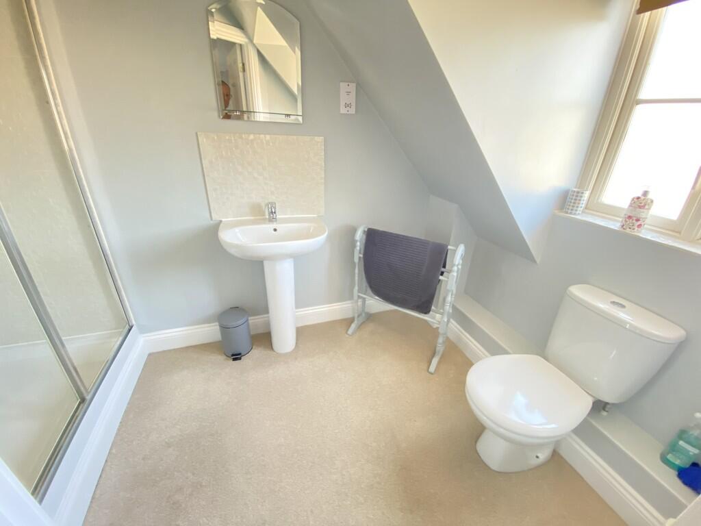 Ensuite shower ro...