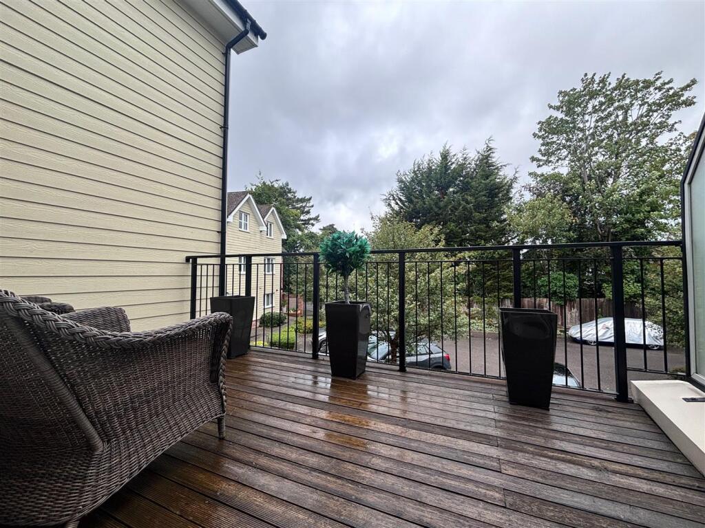balcony.jpg