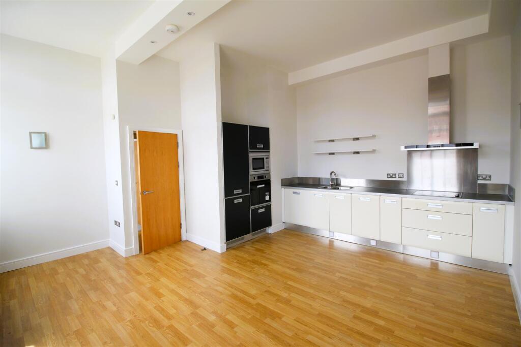 Kitchen/Lounge