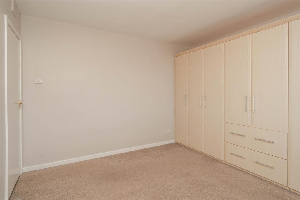Bedroom3-2.jpg